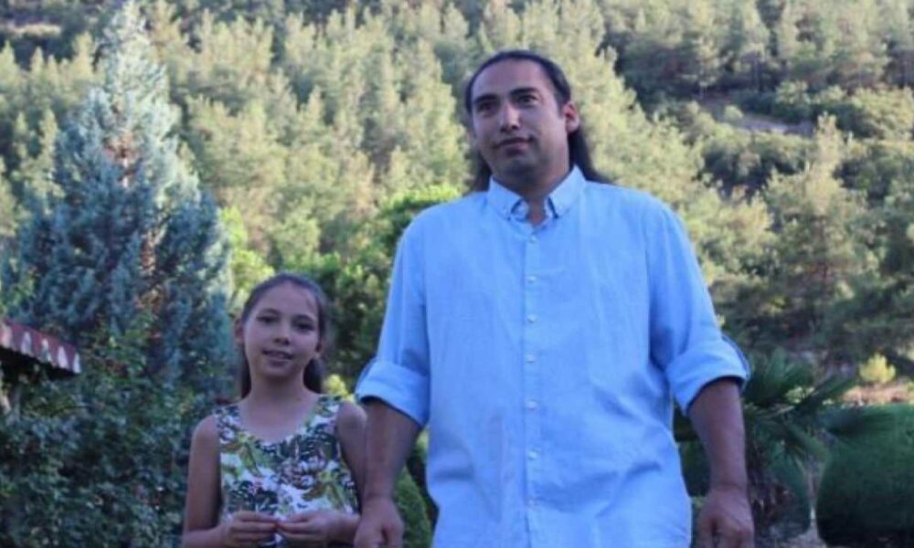 Baba ve kızının isimlerini duyan şoka giriyor! Tam 43 harften oluşuyor