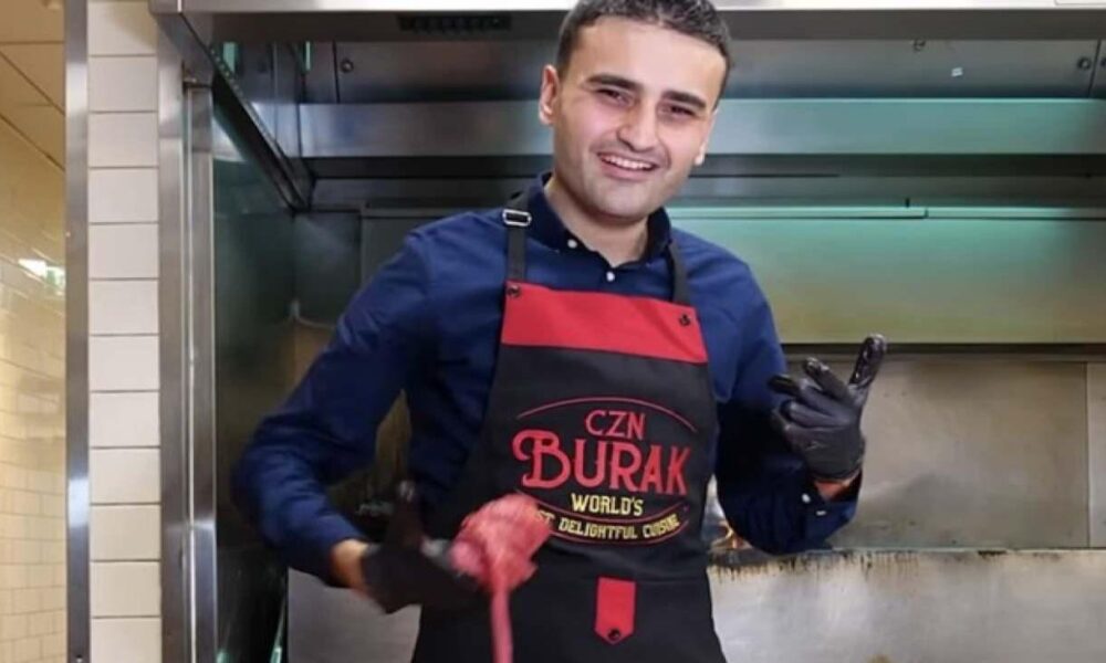 Her şeyini satıp babasıyla yollarını ayırmıştı! CZN Burak Ferrari alıp poz verdi