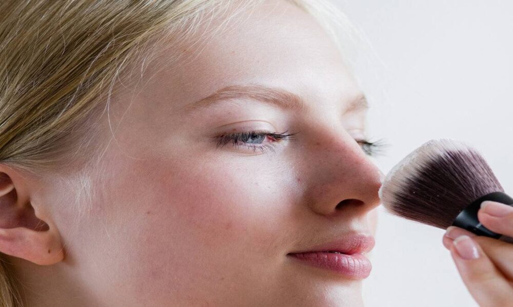 Sade makyaj akımı: Celan girl makyajı