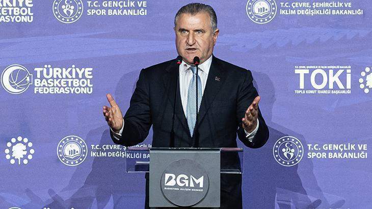 Bakan Bak’tan Anadolu Efes’e tebrik mesajı!