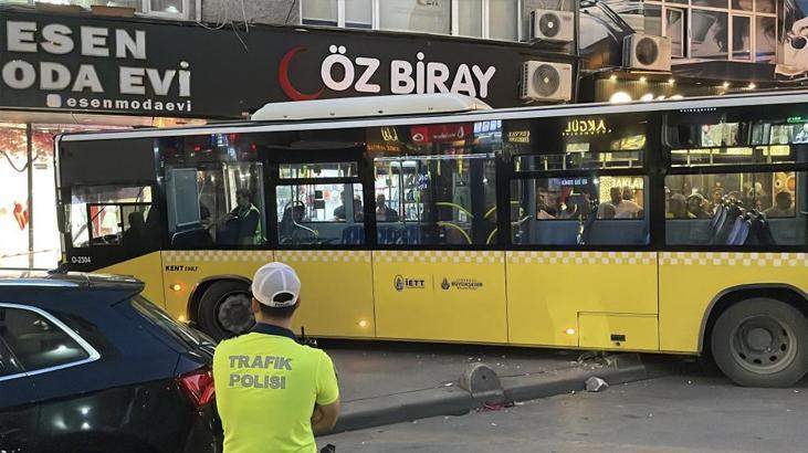 Bayrampaşa’da İETT otobüsü gelinlik mağazasına girdi