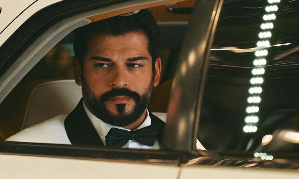 Burak Özçivit Rusya’yı kasıp kavurdu! Rus hayranlarıyla Özçivit’i görmek için adeta yarıştı