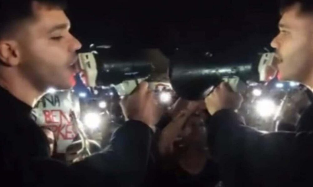 Emircan İğrek konsere megafonla çıkıp şarkı söyledi! Açıklama sonrası sahneyi terk etti