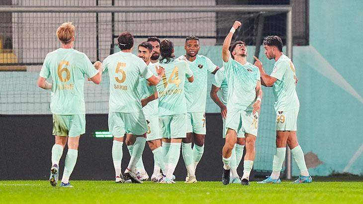 Esenler Erokspor, Pendikspor’a karşı farka koştu!