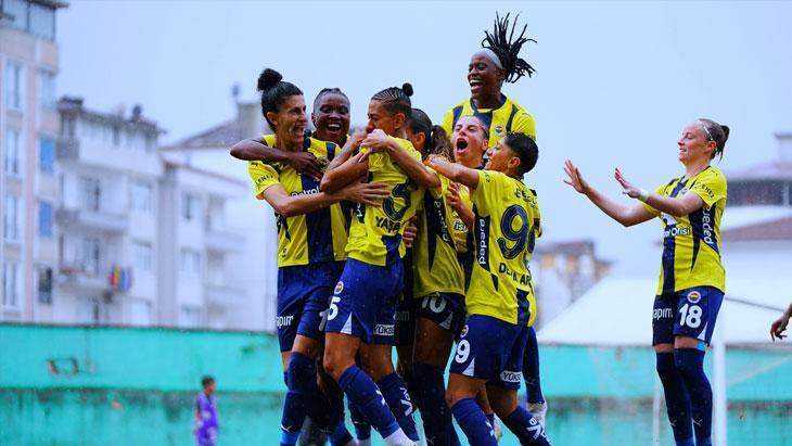 Fenerbahçe Petrol Ofisi deplasmanda farklı galip!