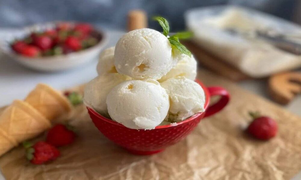 Salepsiz de olur: Kıvamlı ve lezzetli dondurma