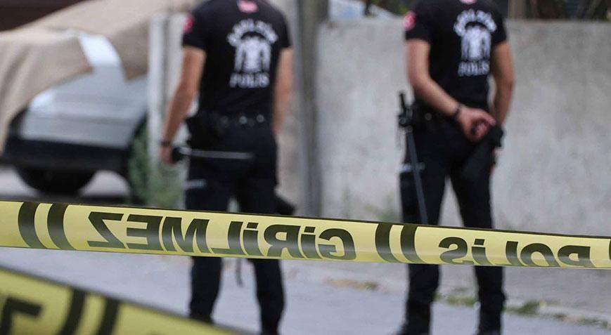 74 yaşındaki adam dehşet saçtı! Oğlunu öldürdü, eşini yaraladı