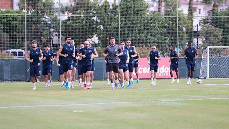 alanyasporda-kasimpasa-maci-mesaisi-basladi-TFwSB2h2.jpg
