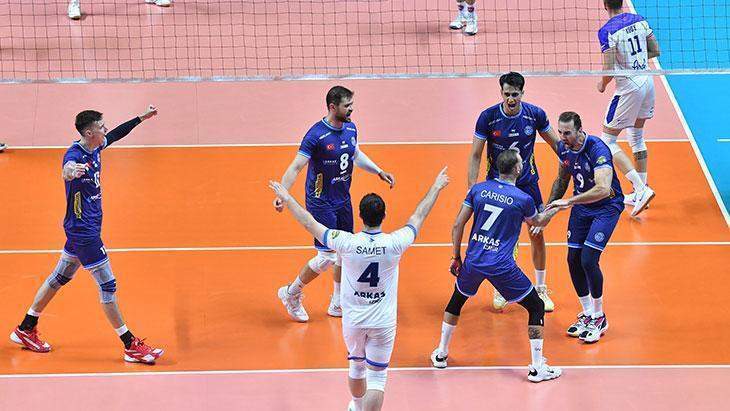 Arkas Spor, Halkbank’a set vermedi! Şampiyonlar Kupası’nı kazandı