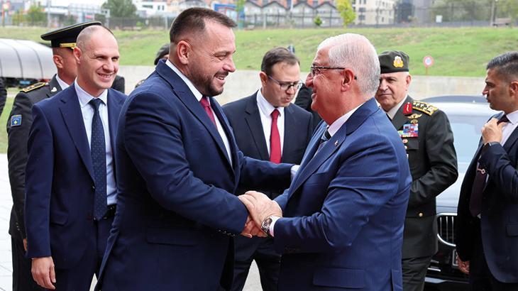 bakan-guler-kosovali-mevkidasi-maqedonci-ile-gorustu-PbaE9CML.jpg