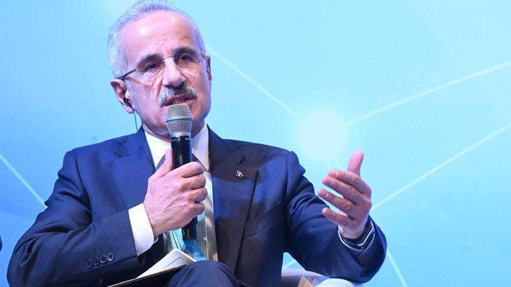 Bakan Uraloğlu: Yolcu sayımızı 236 milyonun üzerine çıkaracağız