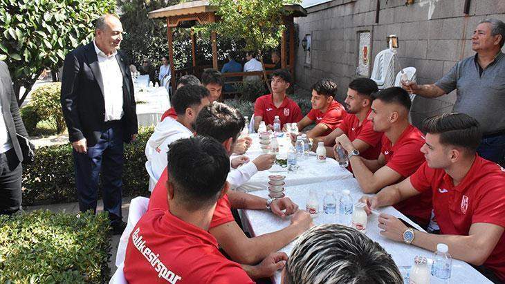 Balıkesirli gazetecilerden taraftara tribün çağrısı!