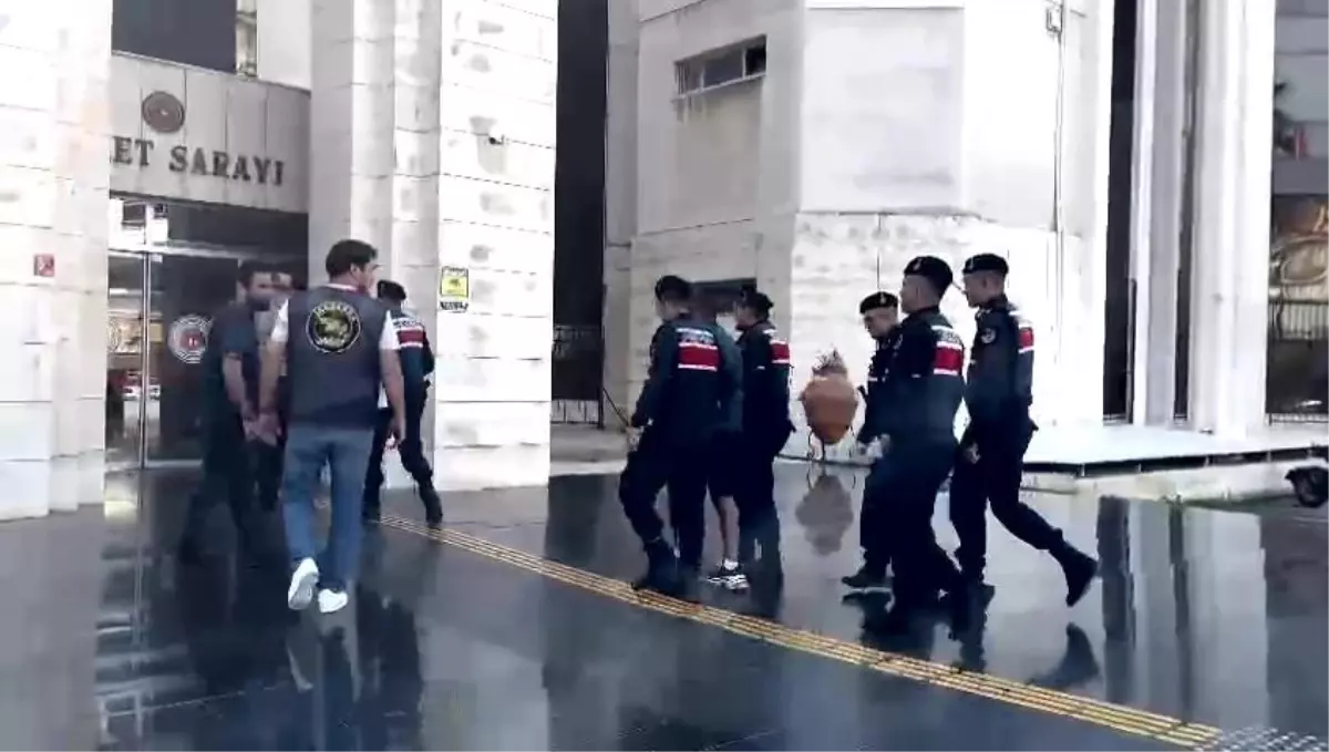 Edremit’te Bıçaklı Cinayet: Zanlı Tutuklandı