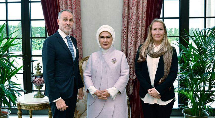 Emine Erdoğan, CMI Martti Ahtisaari Barış Vakfı temsilcilerini kabul etti
