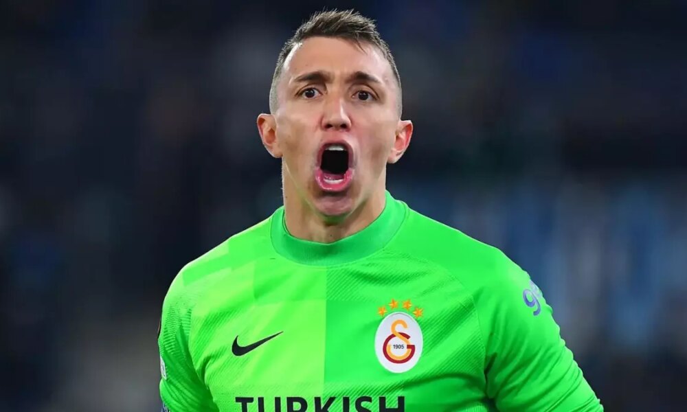 fernando-muslera-uruguayda-kulup-satin-aldi-tmhi8KVf.jpg