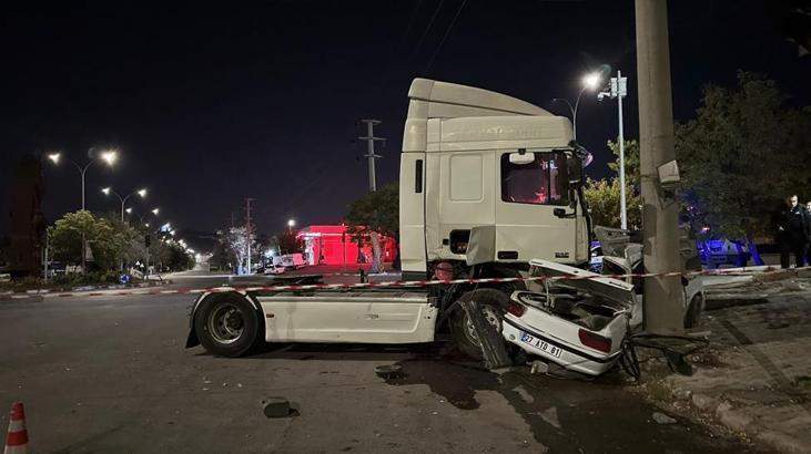 Gaziantep’te feci kaza! TIR işçi servisine çarptı! Çok sayıda yaralı var
