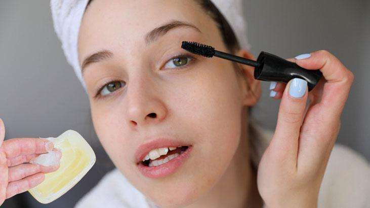 Gözleri çürüten ‘vazelin’ trendi! Herkes faydalı sanıyor ama doktorlar ‘sakın’ diyor