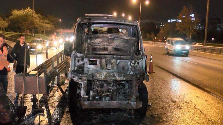 İstanbul TEM Otoyolu’nda çekici yangını! Kazalı araç taşıyordu…