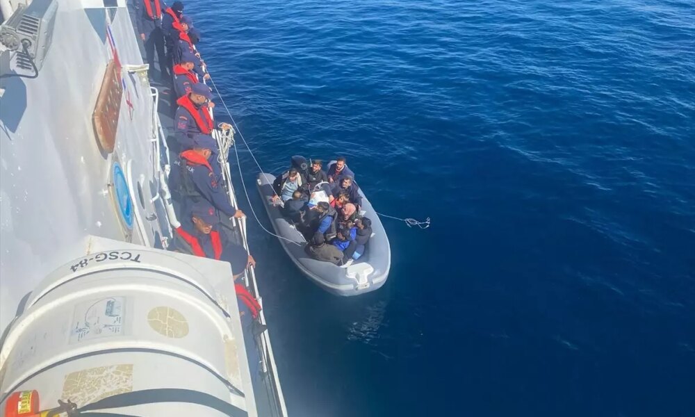İzmir’de 43 Düzensiz Göçmen Kurtarıldı