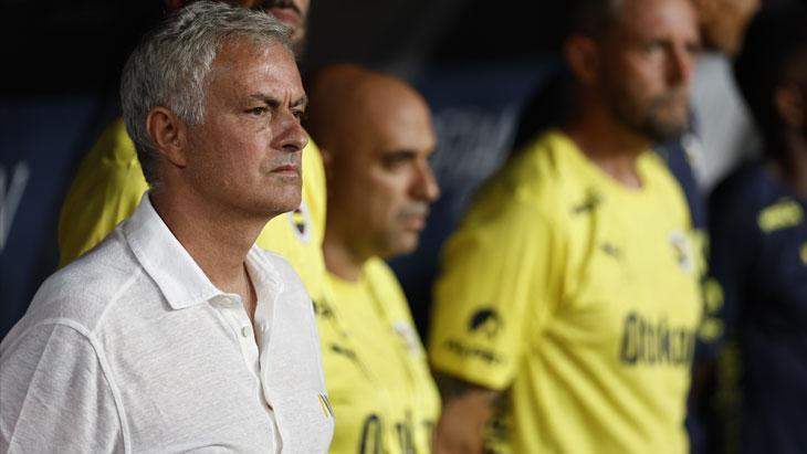 jose-mourinhodan-soyunma-odasinda-buyuk-etki-basit-oynayin-lO4dOpEB.jpg