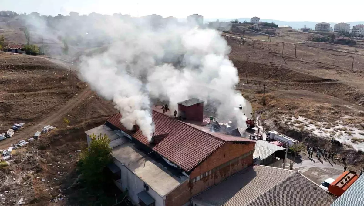 Kırıkkale’deki Tekstil Atölyesinde Yangın Yeniden Alevlendi