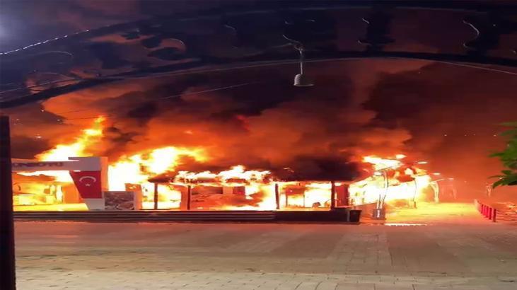 kocaelinde-restoran-alev-alev-yandi-ve-kule-dondu-Hka41RXL.jpg