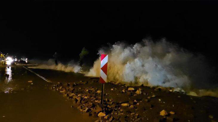 Meteoroloji uyarmıştı! Kastamonu’da dev dalgalar sahilleri dövdü