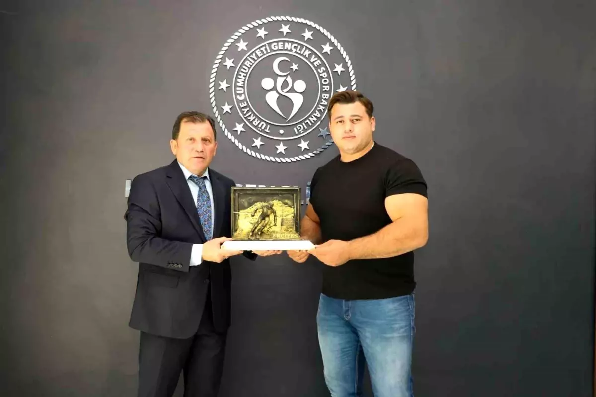 Şampiyon Güreşçiler Kayseri’yi Ziyaret Etti