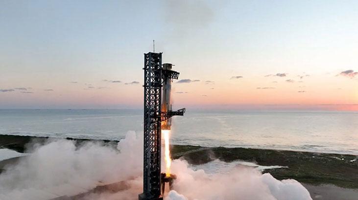 spacexin-starship-roketi-5-test-ucusunda-basarili-inis-yapti-ENVJsU4s.jpg