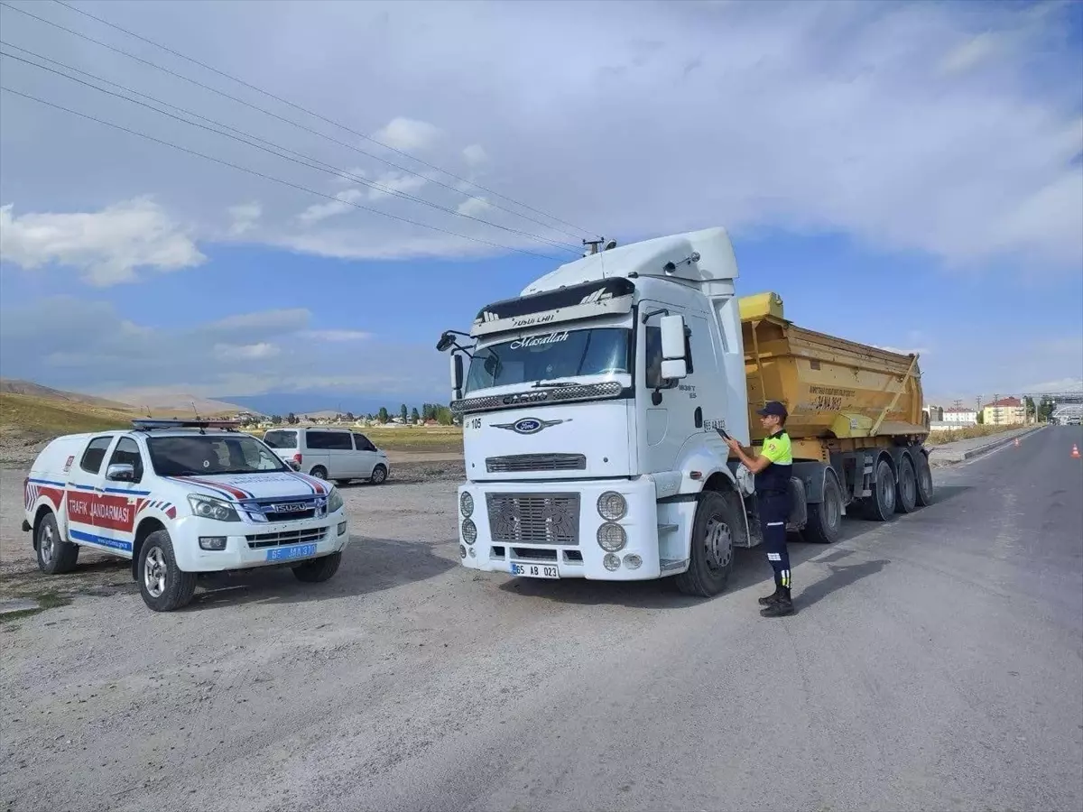 Van’da Trafik Denetimi: 164 Araç Men Edildi