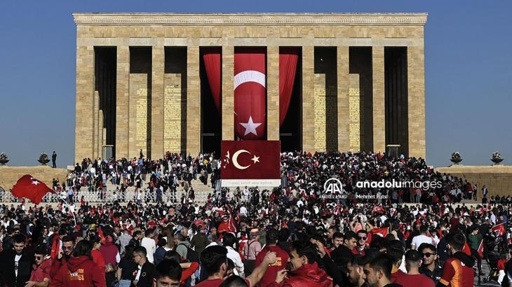 1 milyonu aşkın kişi Ata’sına koştu! Zamanların 10 kasım rekoru