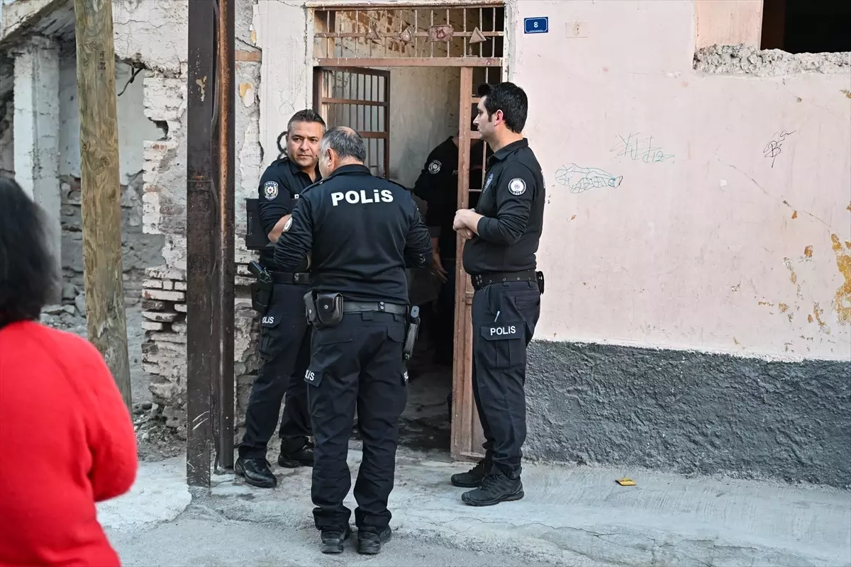 Adana’da Korkunç Yangın: 82 Yaşındaki Alzheimer Hastası Hayatını Kaybetti