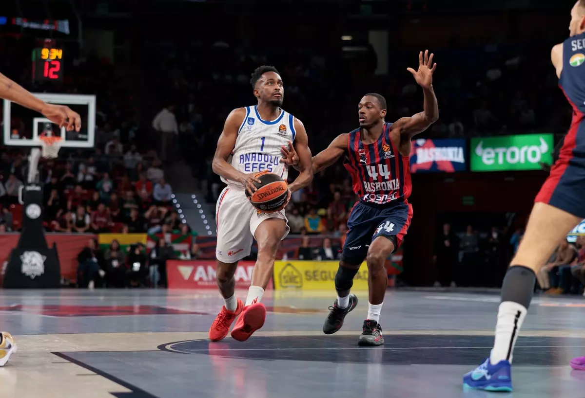 Anadolu Efes Baskonia’yı Yendi