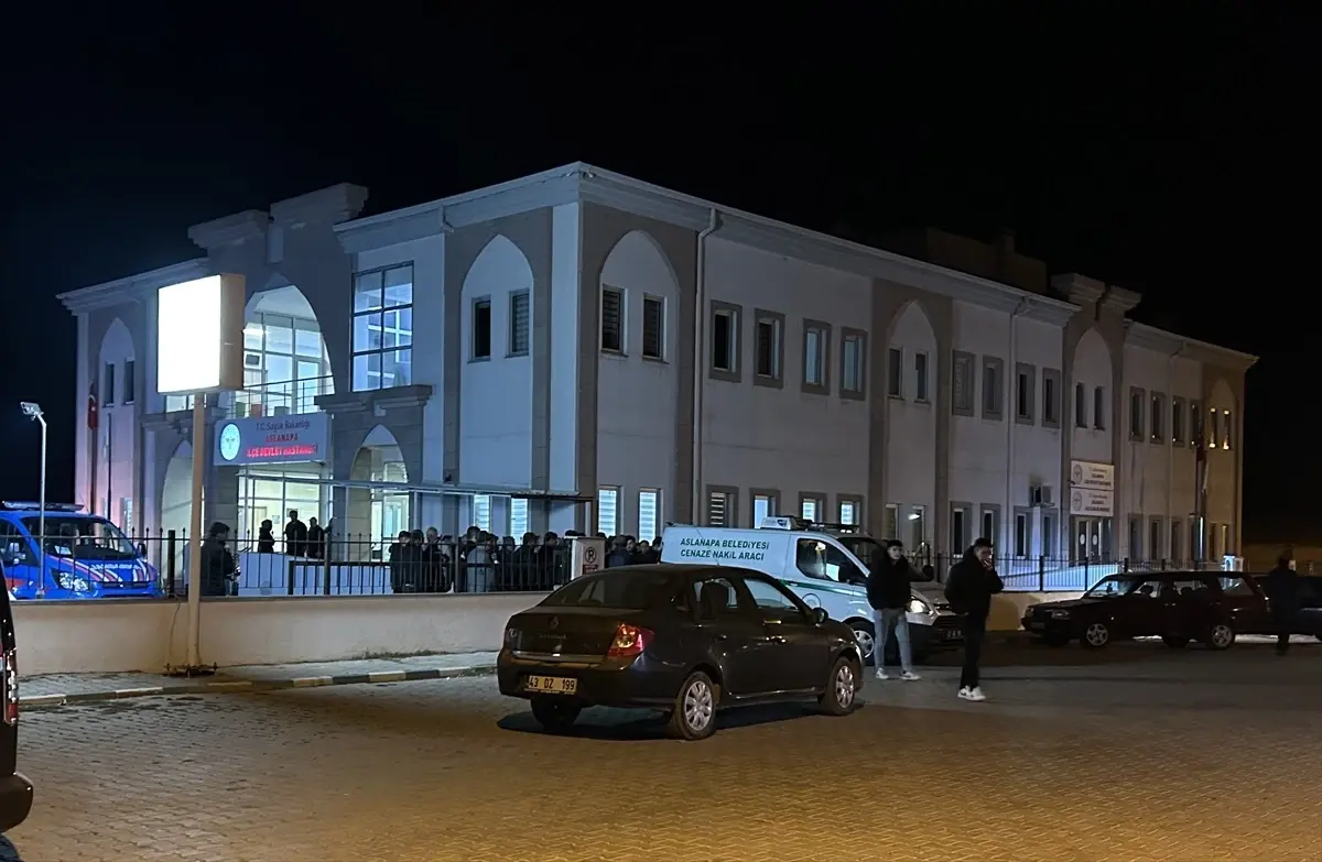 Aslanapa’da Genç Ölü Bulundu