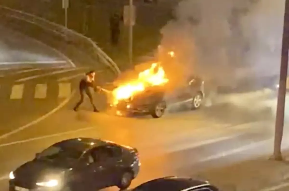 Beylikdüzü’nde Cipte Yangın