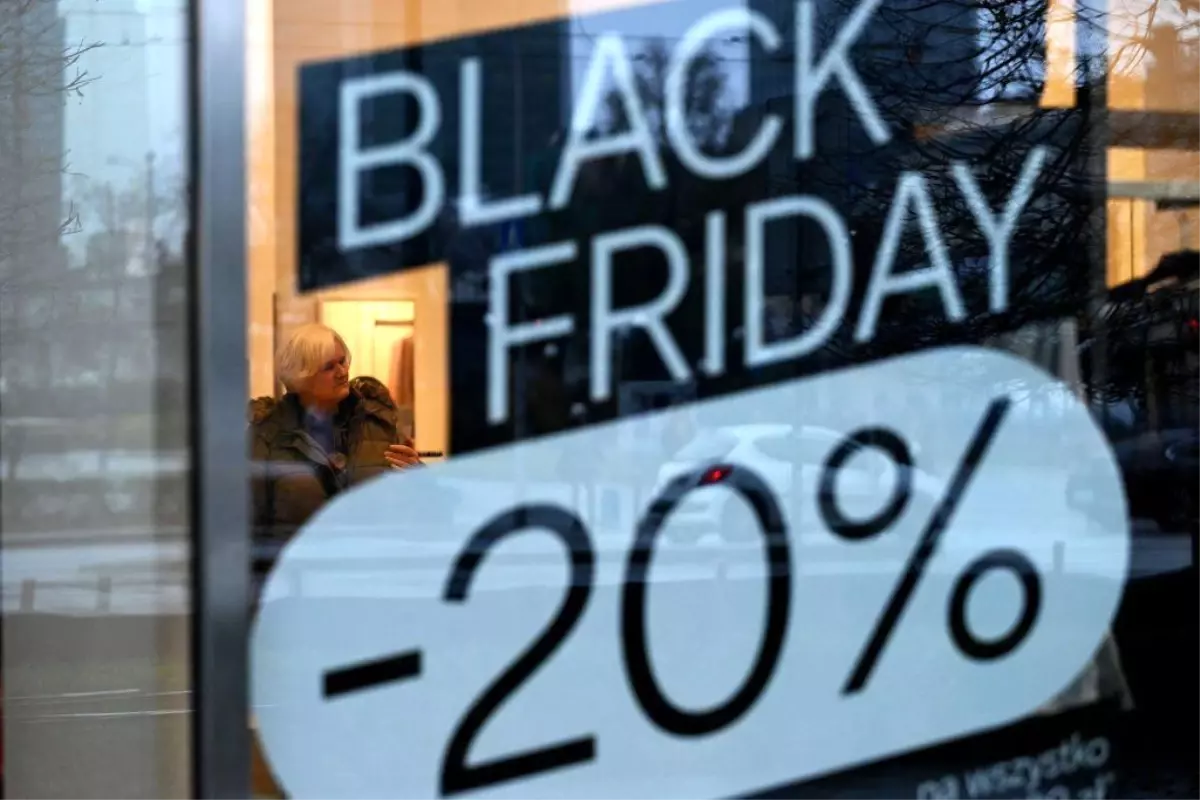 Black Friday İndirimleri Dünyayı Sarıyor