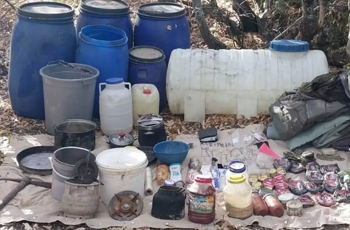 Elazığ’da terör örgütü PKK’ya ait yaşam malzemeleri ele geçirildi