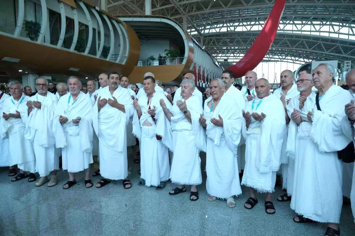 Erzincan’dan Umre Kafilesi Cidde’ye Uğurlandı