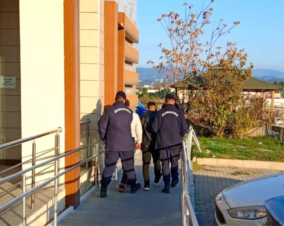 Eski Urla Belediye Başkanı’na Trafikte Saldırı: İki Kişi Tutuklandı