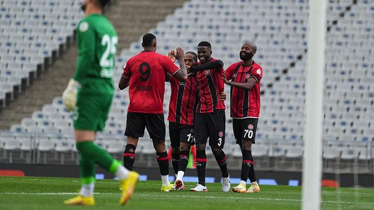 Fatih Karagümrük, Yeni Malatyaspor’u farklı geçti!