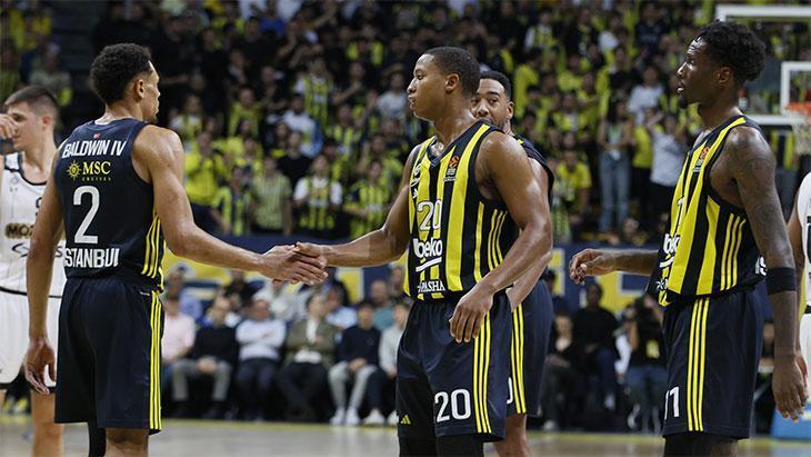 Fenerbahçe Beko’ya yıldız basketbolcudan kötü haber!
