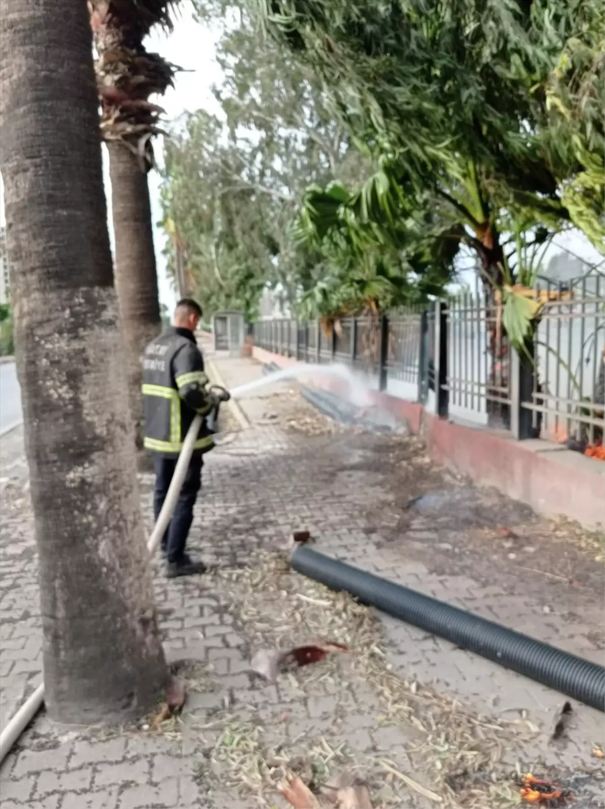 İskenderun’da Otluk Alanda Yangın