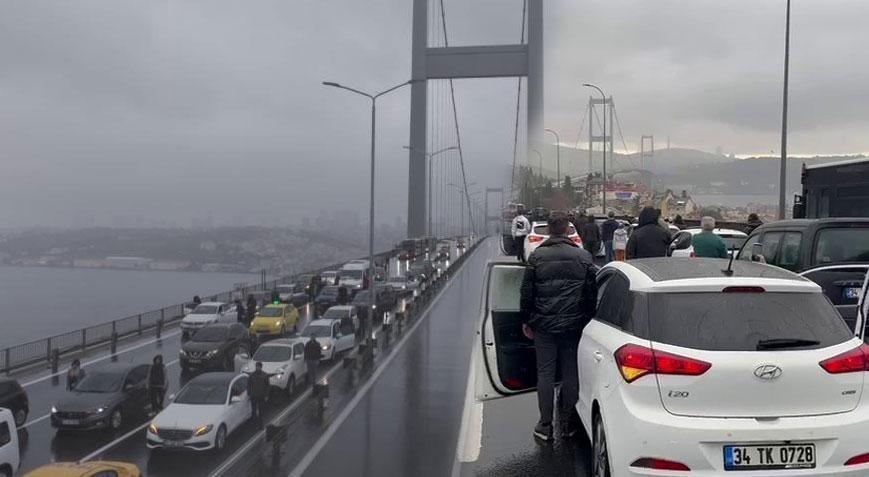 İstanbul Boğazı’nda Ata’ya saygı
