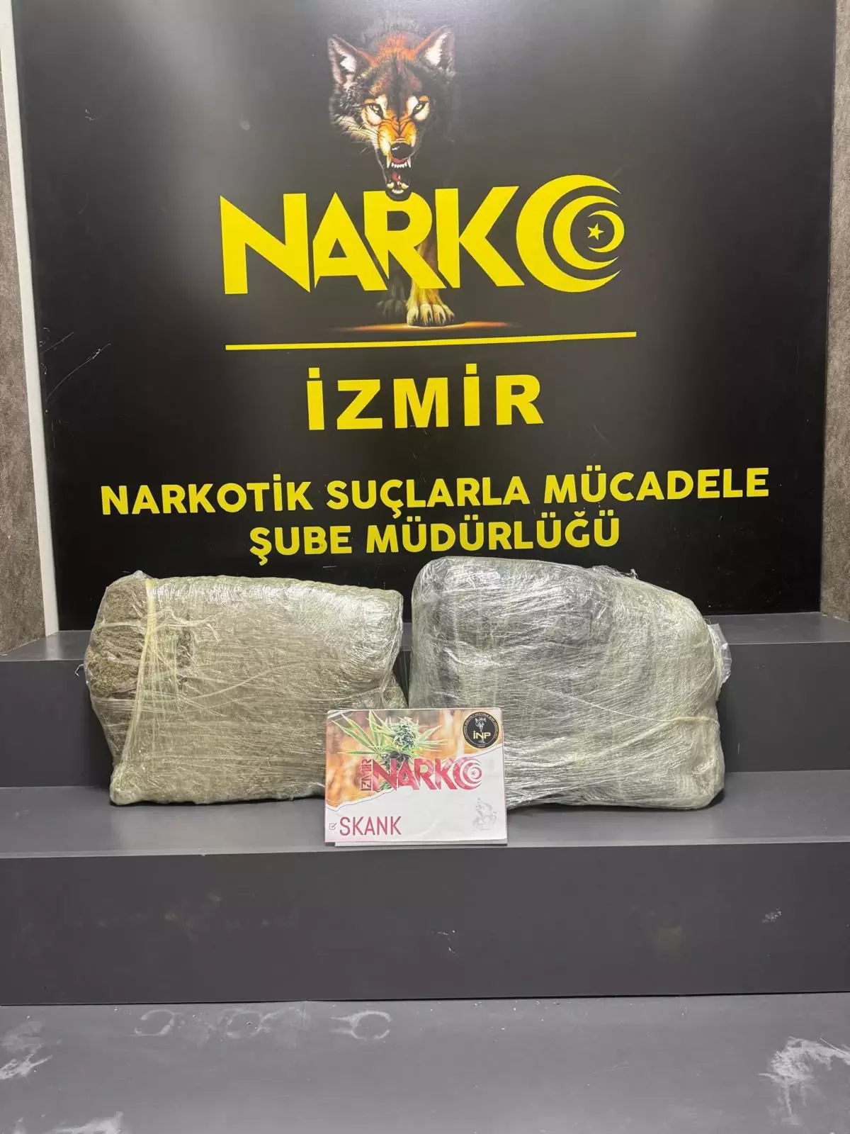 İzmir’de Havalimanında Skunk Operasyonu