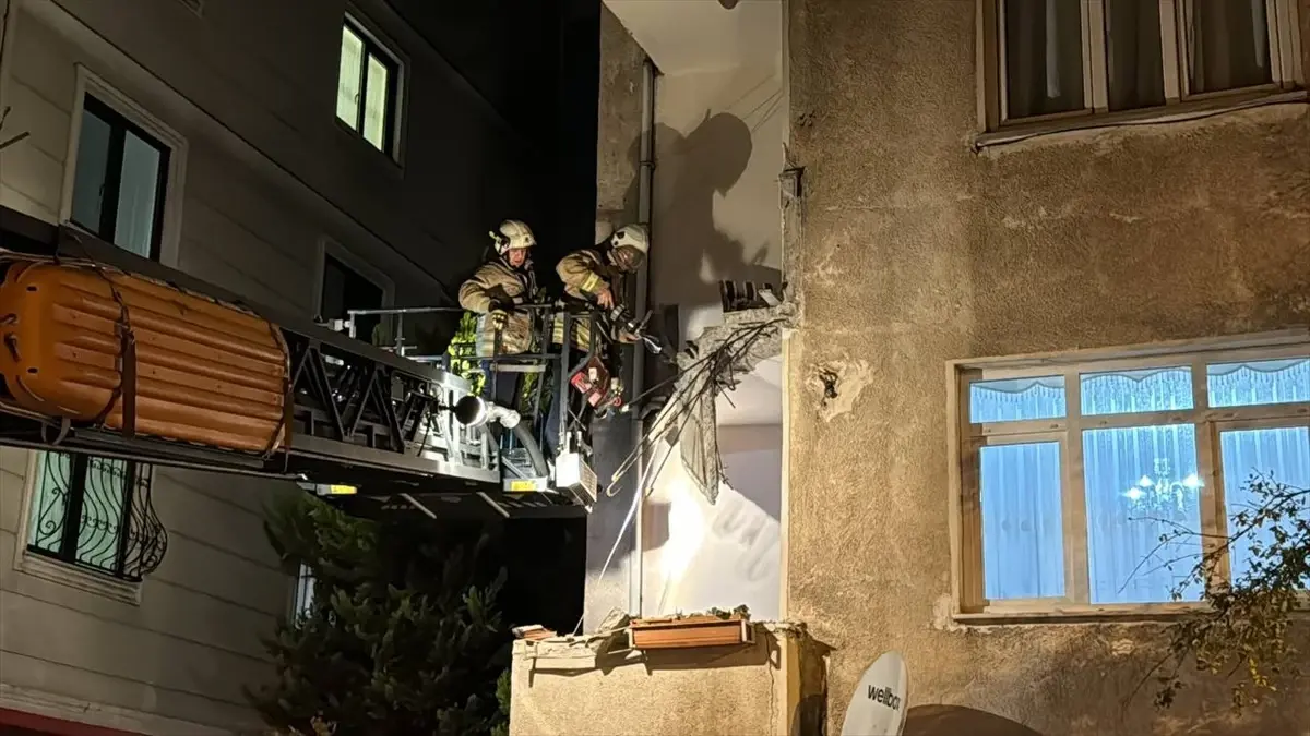 Kartal’da Balkon Çöktü