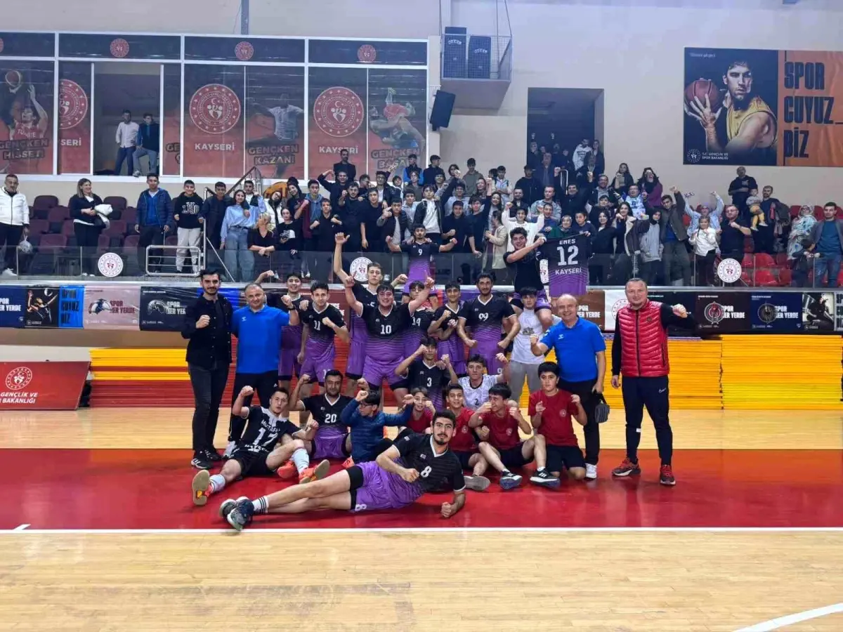 Kayseri Elit Voleybol, Derbide Melikgazi Belediyespor’u 3-1 Yendi