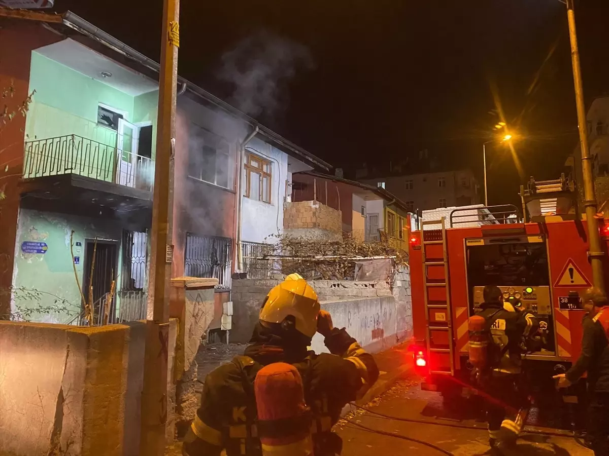 Kayseri’de Ev Yangını: 1 Kişi Dumandan Etkilendi