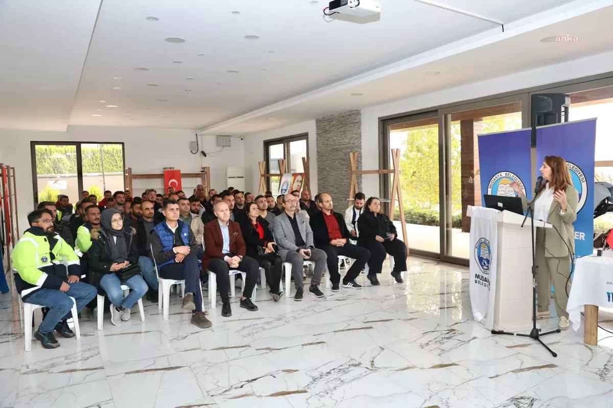 Mudanya’da Başıboş Hayvanlara Yaklaşma Eğitimi Düzenlendi