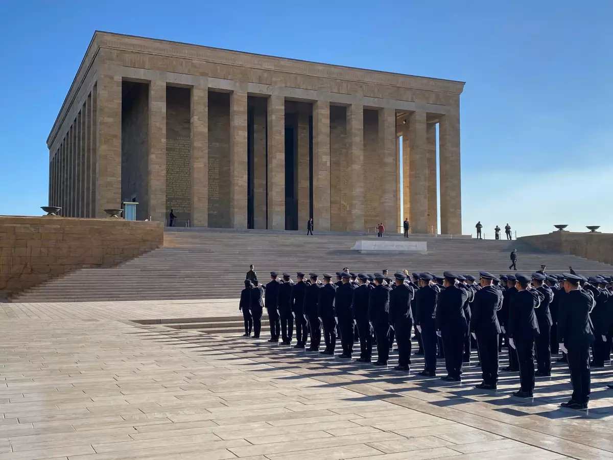 Polis Teşkilatı’ndan Atatürk’e Saygı Ziyareti