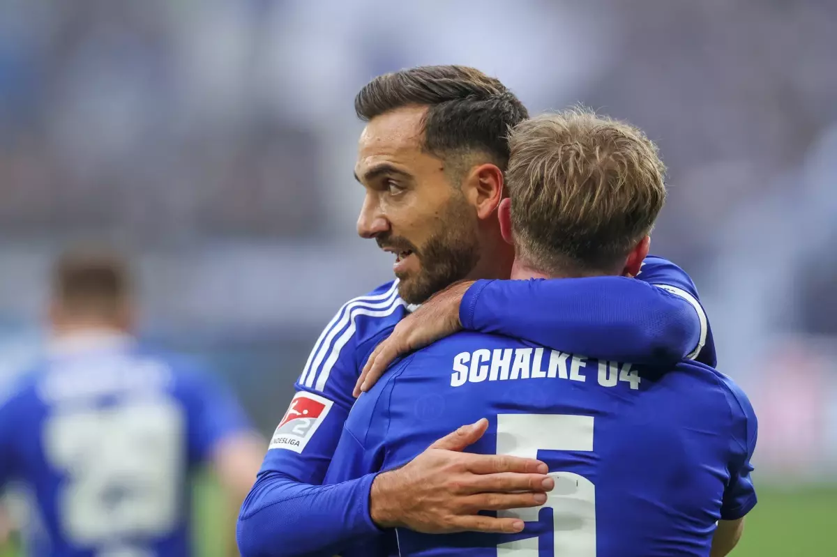 Schalke 04, Regensburg’u 2-0 Yenerek Rahatladı